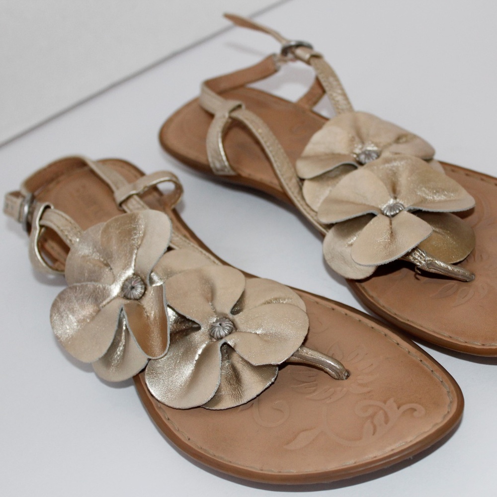 gold flower sandals by B.O.R.N size 9 women